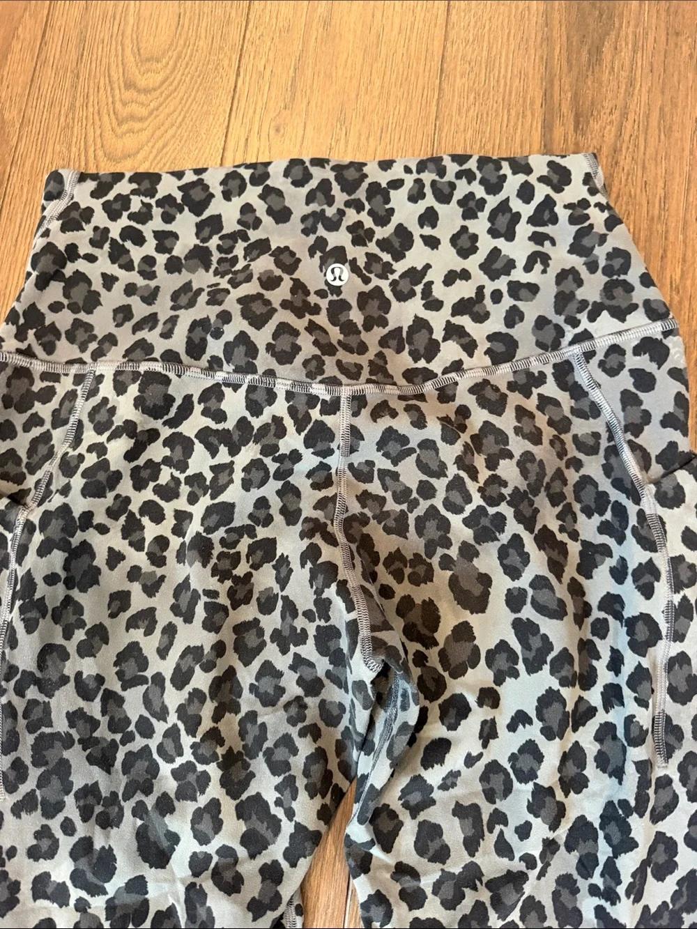 Lululemon InStill High-Rise Tight 25” ThreeD Leopard Gray Size 10 - C71-010
